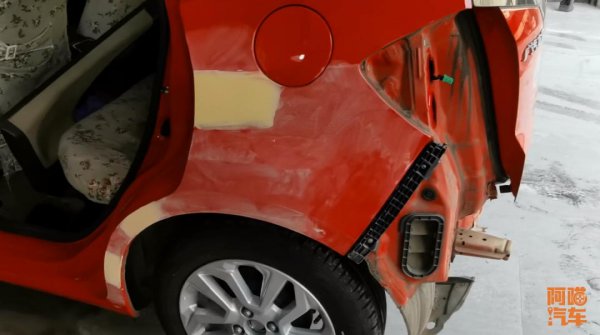 车刮花了补漆要多少钱