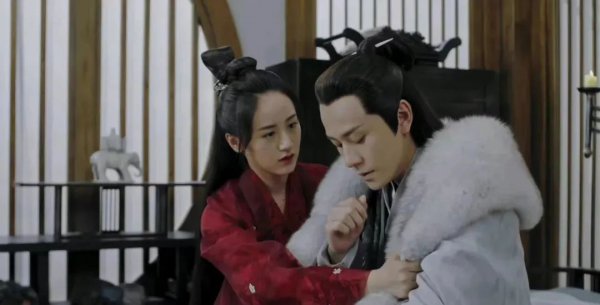 秦俊杰杨紫的关系是什么