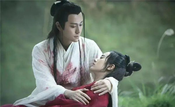 秦俊杰杨紫的关系是什么