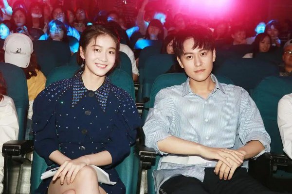 秦俊杰杨紫的关系是什么