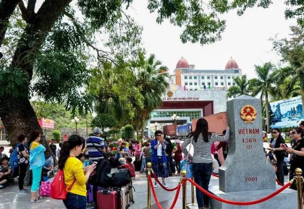 东兴是哪个省的城市