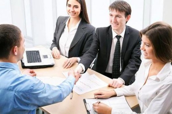 握手礼仪谁先伸手的顺序