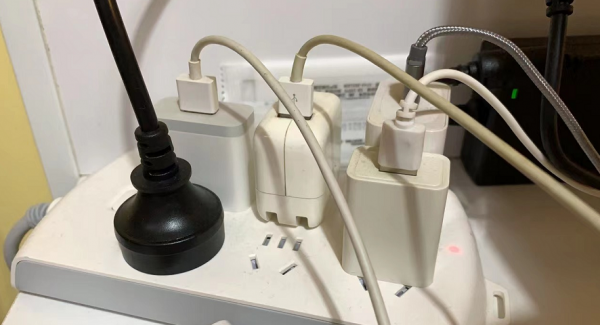 iphone充电器插上没反应是不是电池的问题