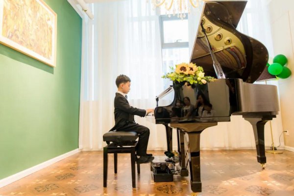 男孩子学什么兴趣班比较好