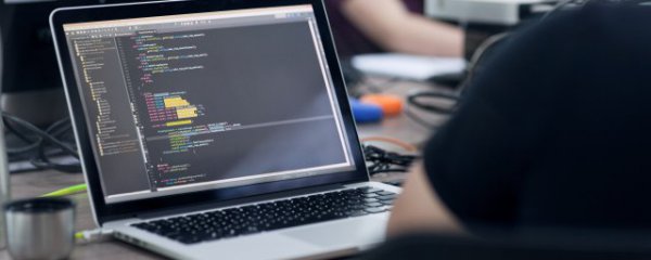 在互联网中能直接识别的网络设备地址是