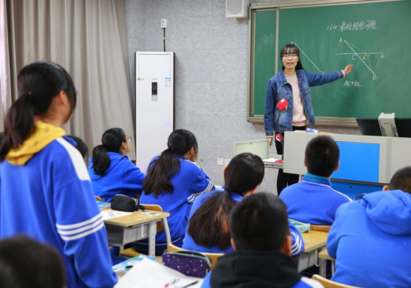 高中老师工资高不高