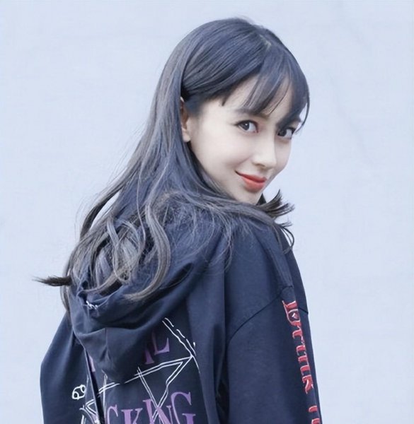 显白减龄染发流行色