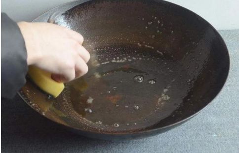 铁锅反复生锈怎么处理