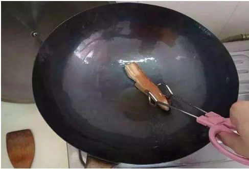 铁锅反复生锈怎么处理