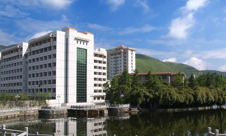 吉首大学是几本学院