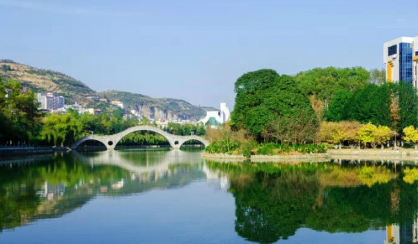 吉首大学是几本学院