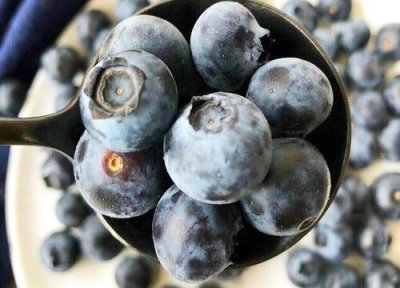 一天吃多少 蓝莓一天吃几个最好