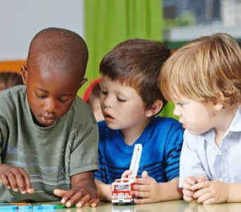 父母怎样帮助孩子改变性取向 如何引导孩子正常的性取向