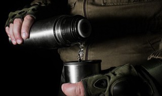 送闺蜜水杯刻字内容怎么写 水杯刻字简短内容推荐