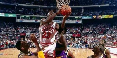 篮球之神是谁 乔丹为何被封为篮球之神