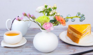 过年饭桌上摆什么最好呢 过年饭桌上摆什么过年花