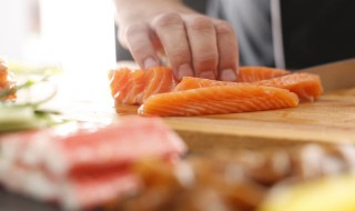 狗狗可以吃生鱼吗 狗狗可以直接吃生鱼吗