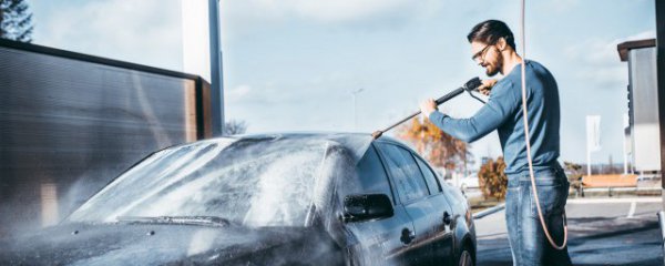 冬天汽车多久打蜡好