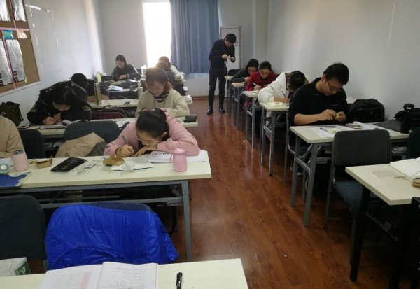 日语班价格一般多少钱