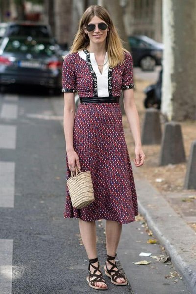 罗马鞋搭配什么衣服好看