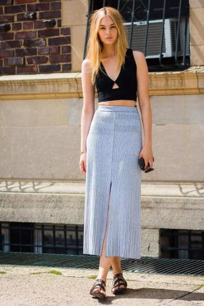 罗马鞋搭配什么衣服好看