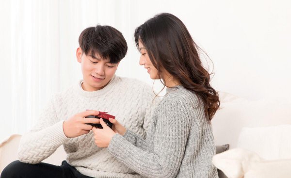 女生喜欢什么生日礼物