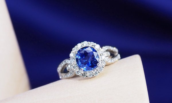 蓝宝石的寓意和象征意义