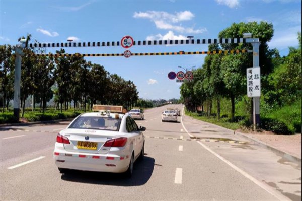 科目三女生一般练多久可以考试