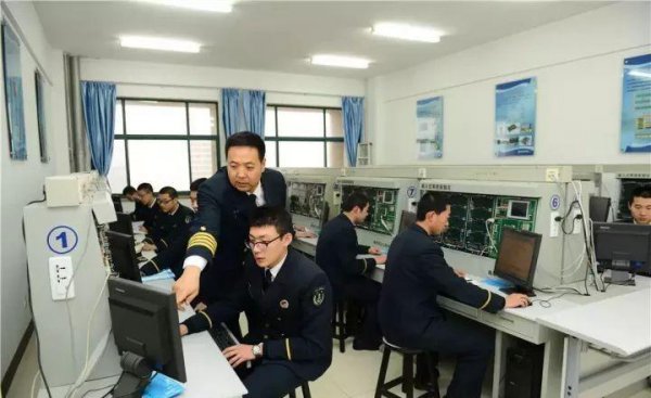 海军航空大学在哪个城市