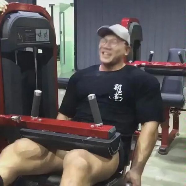 健身鹿晨辉个人简介