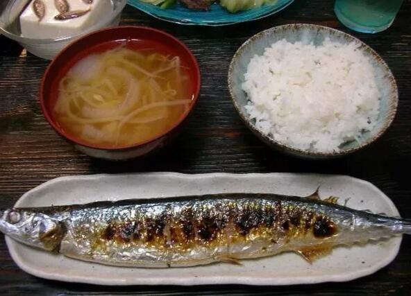 中国人为什么不吃秋刀鱼的原因