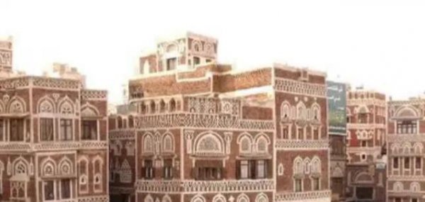 亚丁湾具体位置在哪里