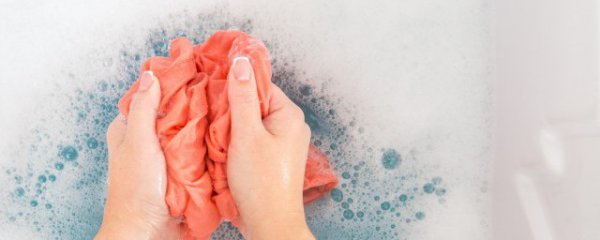 衣服上桃汁渍时间长了怎么洗掉