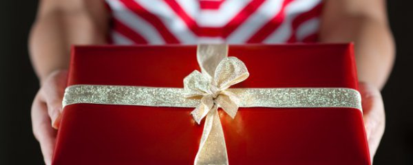 生日礼物送什么颜色合适