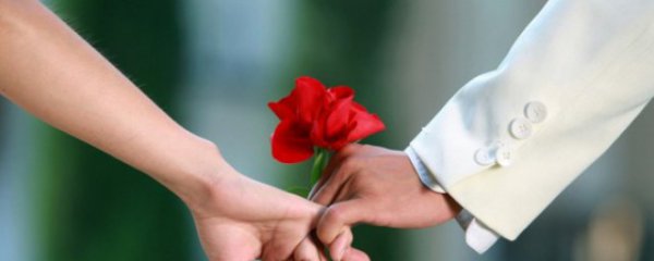 送妻子的水杯刻什么字好