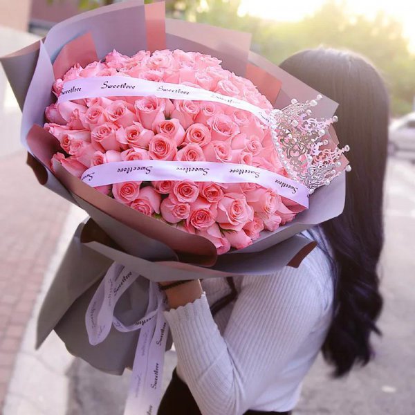 粉玫瑰适合送什么人