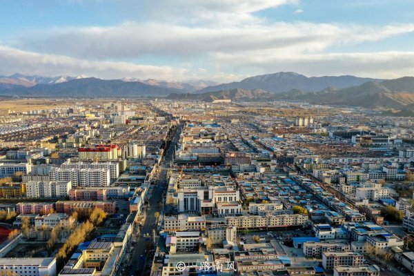 珠穆朗玛峰在哪里个城市