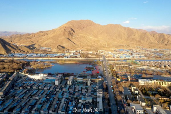 珠穆朗玛峰在哪里个城市