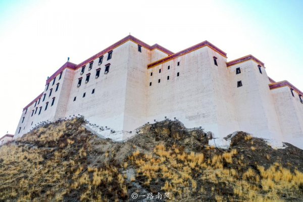 珠穆朗玛峰在哪里个城市