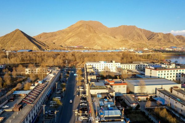 珠穆朗玛峰在哪里个城市