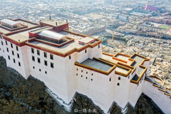 珠穆朗玛峰在哪里个城市