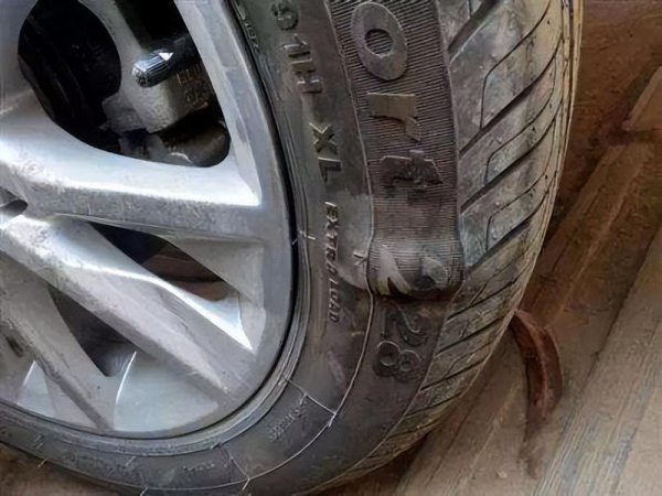 汽车轮胎多久换一次多少公里