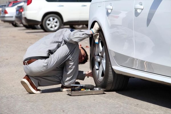 汽车轮胎多久换一次多少公里