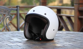 新手挑选摩托车头盔的技巧 新手如何挑选摩托车头盔