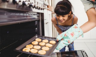 烤箱做蛋糕用什么容器 烤箱做蛋糕用哪种容器好