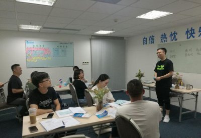 怎样克服心理紧张和发抖 一上台就紧张说话颤抖怎么克服