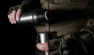 水杯上刻哪些励志的诗好 水杯上刻什么励志的诗好