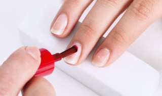 指甲油是用什么做的 指甲油是用什么材料做的