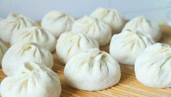 一斤面粉做包子放多少水和面