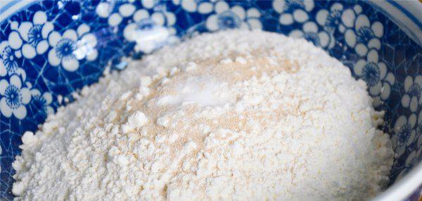 一斤面粉做包子放多少水和面